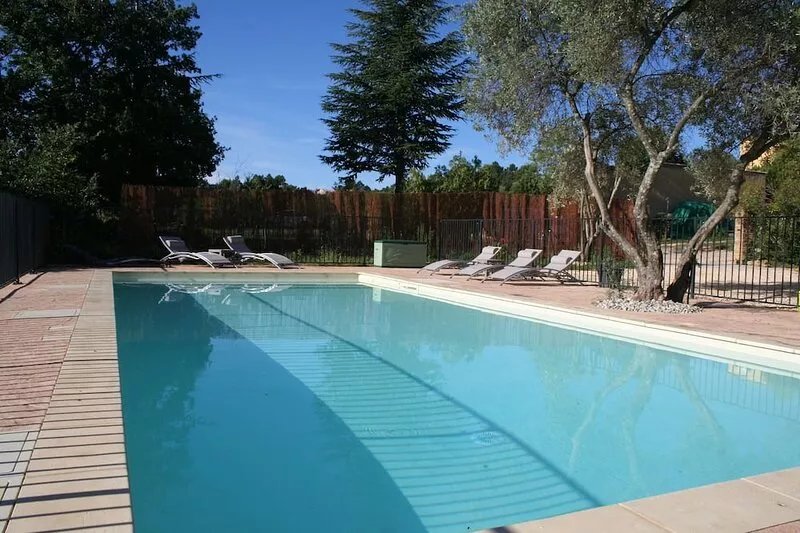 Air-conditioned villa for 9 people (+2 babies) with private heated pool 11X5m