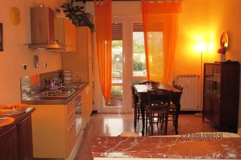 THREE-ROOM APARTMENT La Formica Azzurra, terrace overlooking hills, yes pets