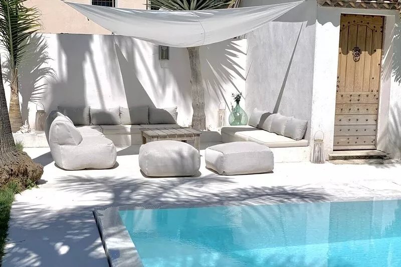 Villa  in a quiet area near the city center at 50 m from the sea and beaches