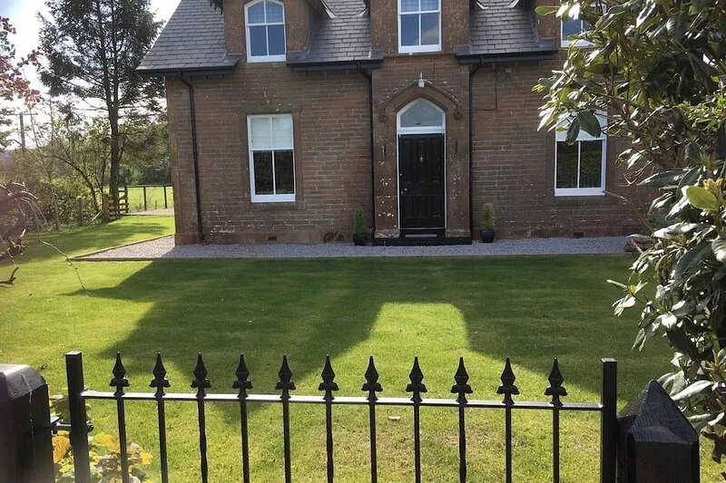 This charming farmhouse is an ideal base for exploring stunning walks, beaches