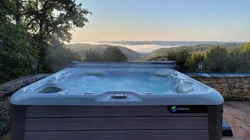 Chateau in secluded luxury Infinity Pool & Hot Tub