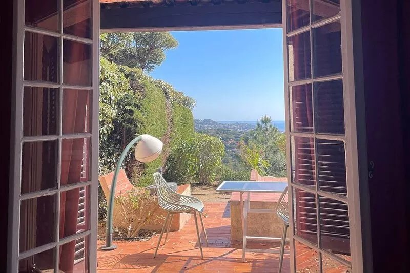 Wunderschöner Sommertraum an der Côte Dazur mit Meerblick