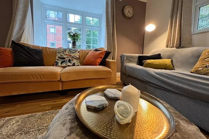 Bournville park, spectacular comfortable house close to transport links