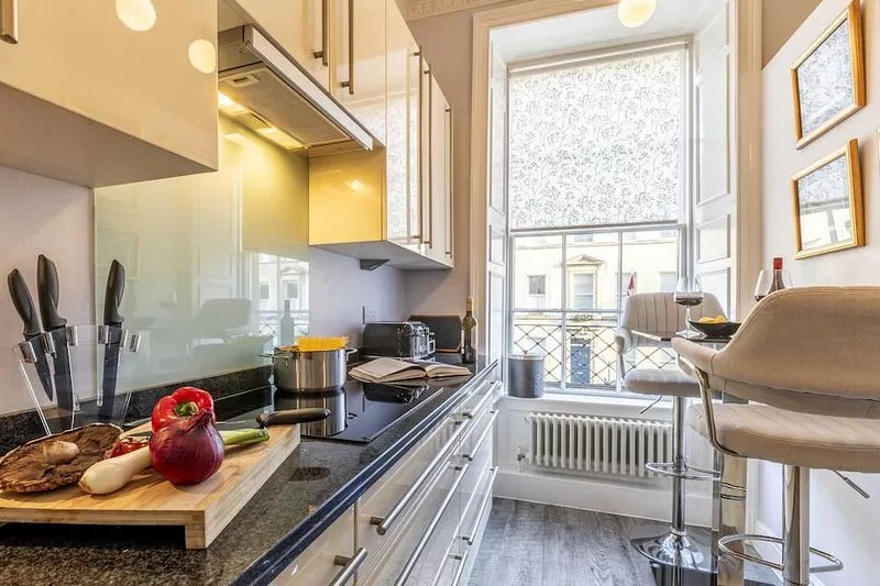 Edward Street Apartment | Glamorous and handsome Georgian indulgence