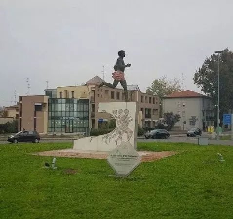 La Vittoria e di Dorando - Monumento a Dorando Pietri