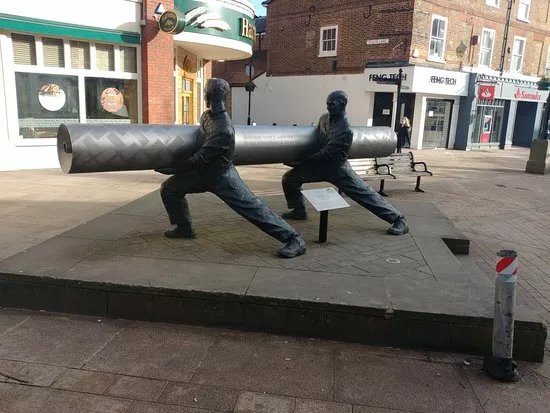 Lino Statue