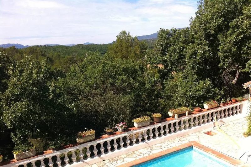 PROVENCE SWIMMING POOL 8 PEOPLE