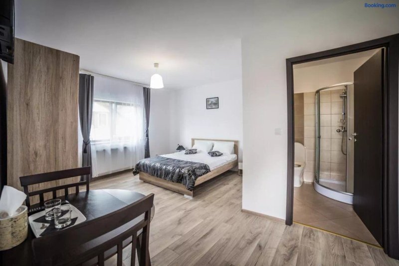 Cosy Hotel-Style Room In Historical Brasov