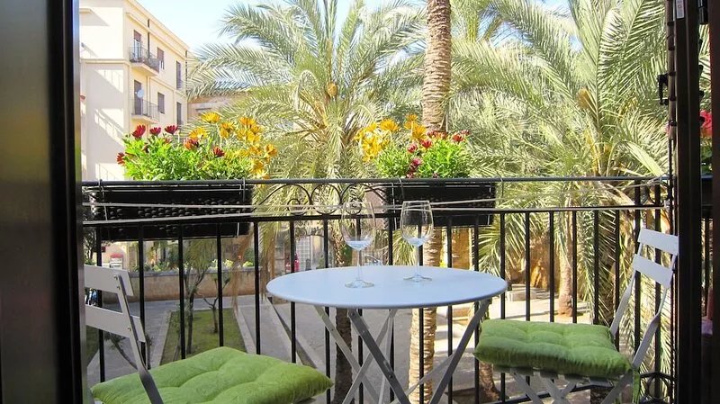 Cozy apartment with garden view, in the center of Palermo