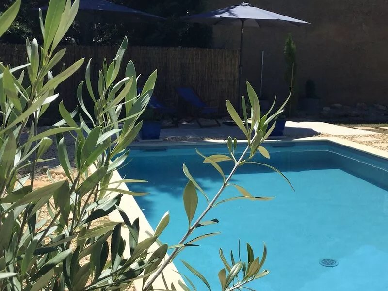 Picturesque village location,  2 amazing restaurants and shops a few steps away