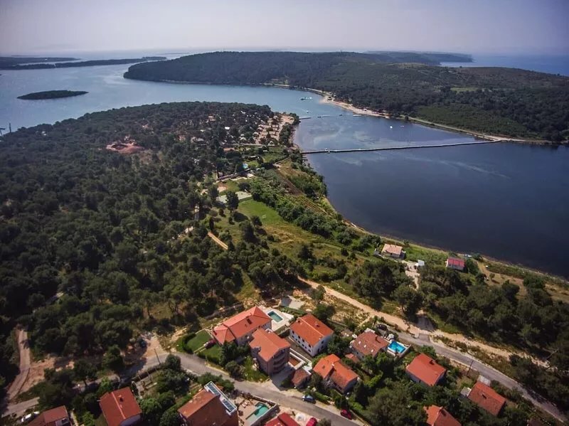 Seafront, Stone, Air Conditioned Villa, Private Pool, 14 Mins To Pula Airport
