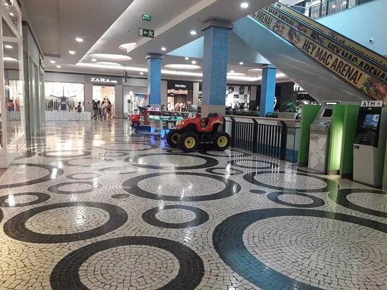 Arena Shopping Center