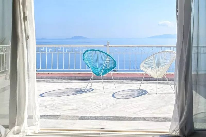 Large modern 4 bed/bath villa overlooking sea & fishing village (sleep 10)