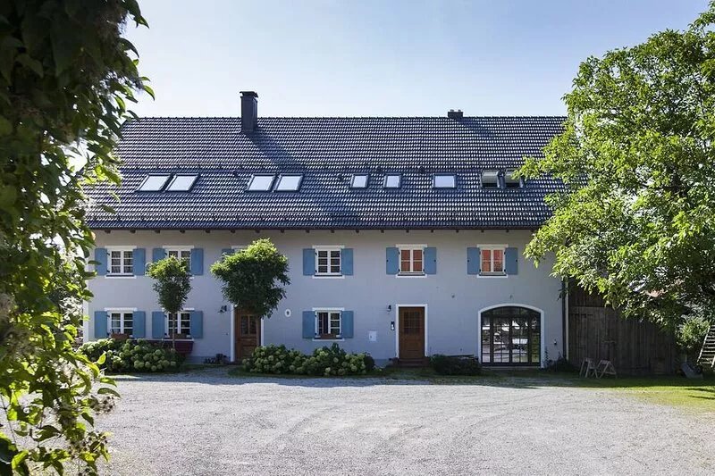 Künstlerdorf Holzhausen / Ammersee, 5 ***** - Charming, spacious apartment