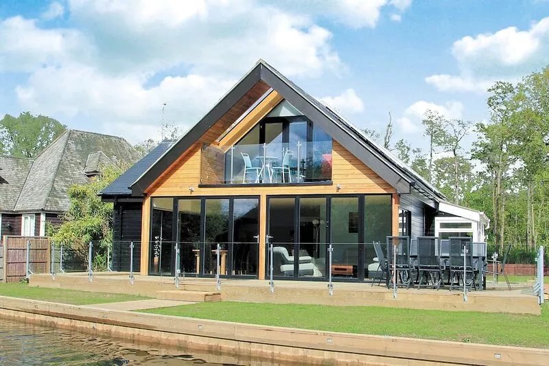 4 bedroom accommodation in Hoveton, near Wroxham