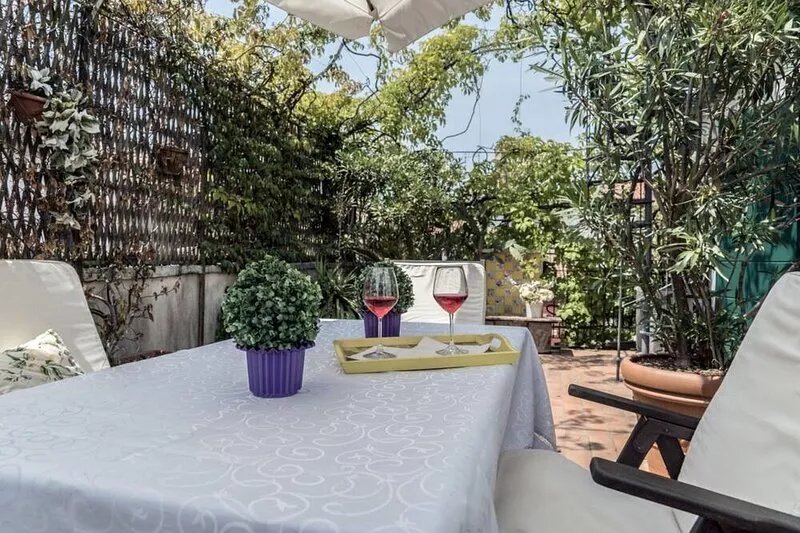 Unique apartment in Venice with 3 terraces facing the roofs of Venice and canals