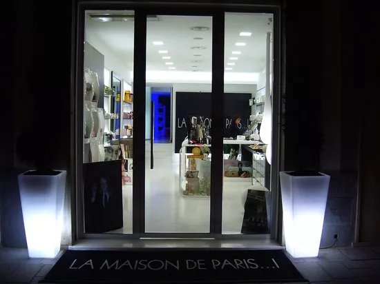 Profumeria La Maison de Paris..I