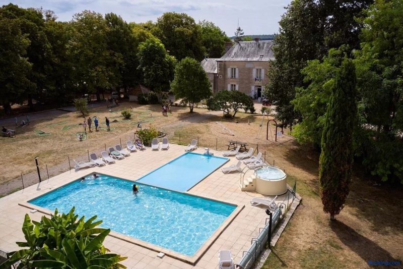 Glamping Villatent at Petit Trianon