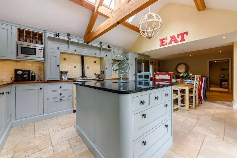 Spacious pet friendly property in the Cotswolds - Laurel Tree Cottage
