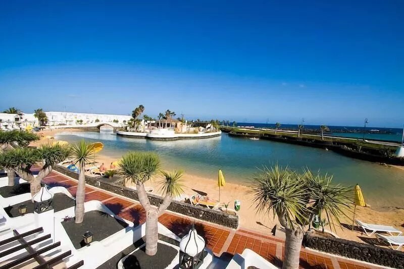 Holiday Villa with shared pool in Costa Teguise, Las Cucharas