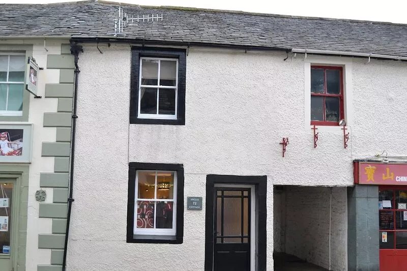 Modern cottage in Keswick town centre.