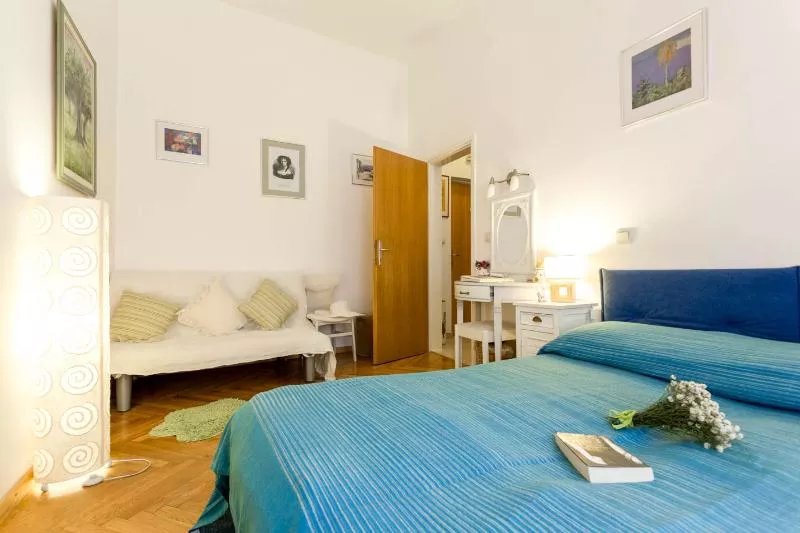 Lovely Apt. AdrianaFlora -  heart of the old  town