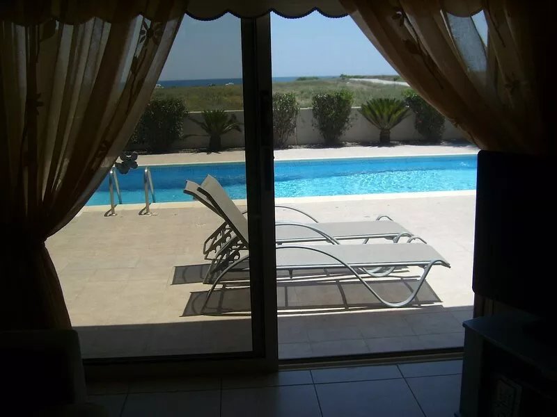 Apollon Villa by the Sea With Private Pool, Gated Private Road.