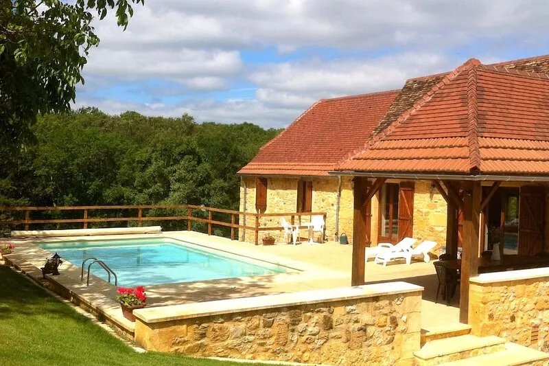 Newly Renovated Traditional Stone House With Private Salt Water Pool