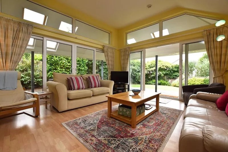 GLAN HELYG, pet friendly, with a garden in Newport, Pembrokeshire