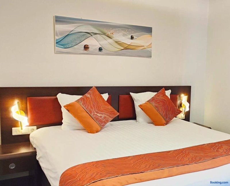 CN-Hotel