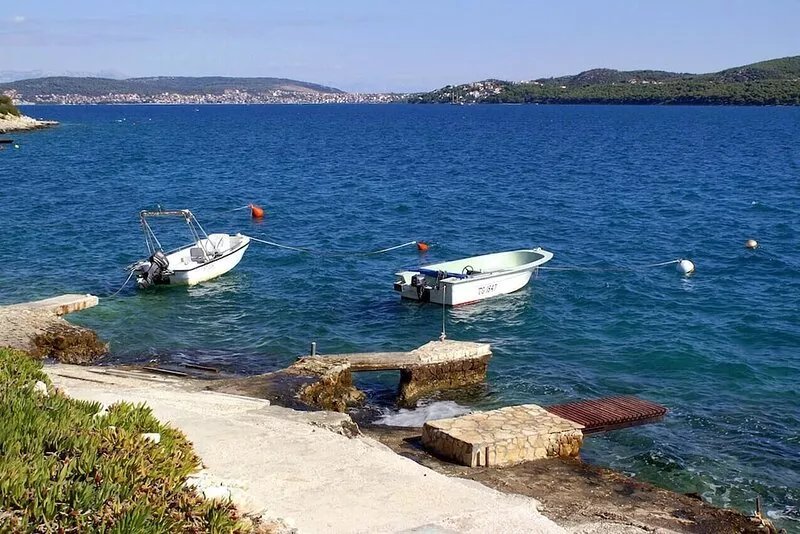 Two bedroom apartment with terrace and sea view Seget Vranjica, Trogir (A-975-a)