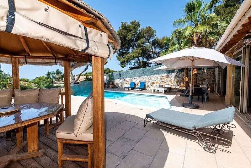 Superb bungalow with private pool, sea view and Cap Canaille in Cassis