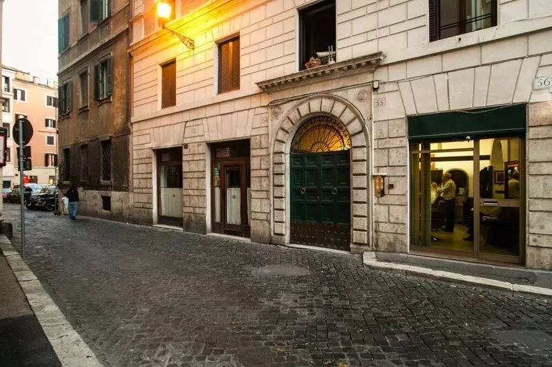 Perfect location! 2 bedrooms apartment, A/C, W-FI