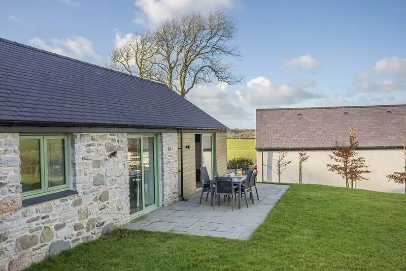 MYNYDD PARYS, pet friendly, with a garden in Brynsiencyn