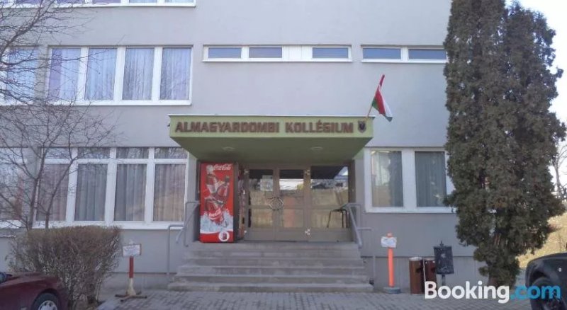 Almagyardombi Kollegium