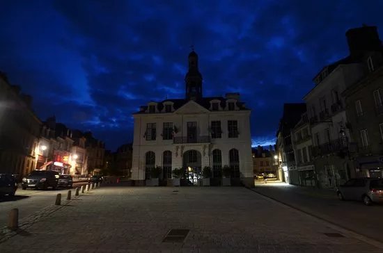 Hotel De Ville