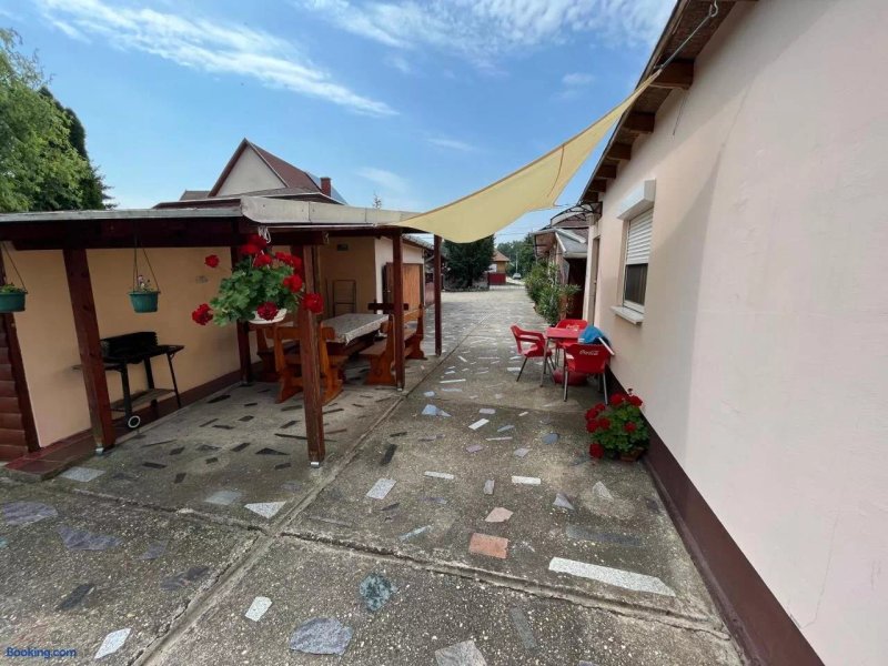 Tiszavirag Apartman