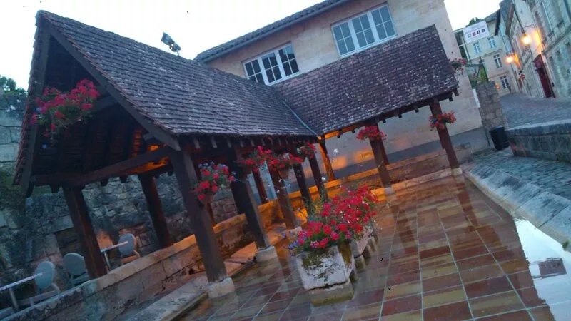cozy apartment, closed parkink free, wifi, air conditioning, 600m from