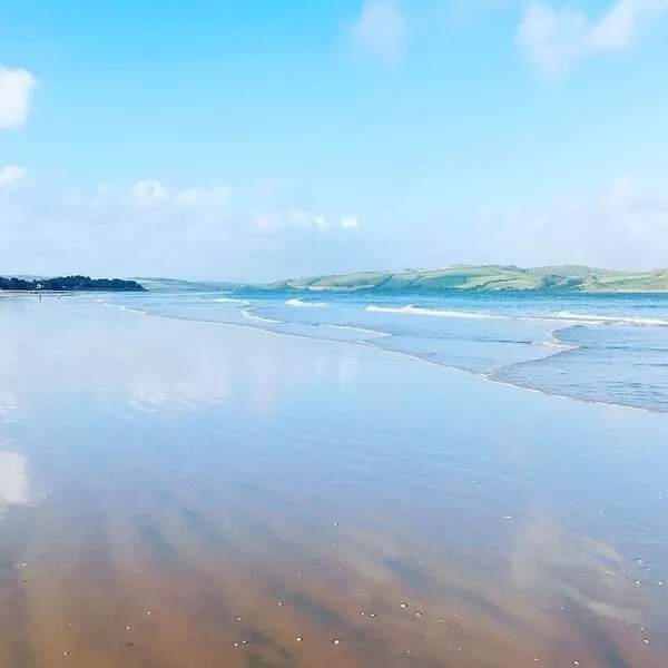 Family & dog friendly seaside flat Llansteffan Carmarthen West Wales sleeps 5