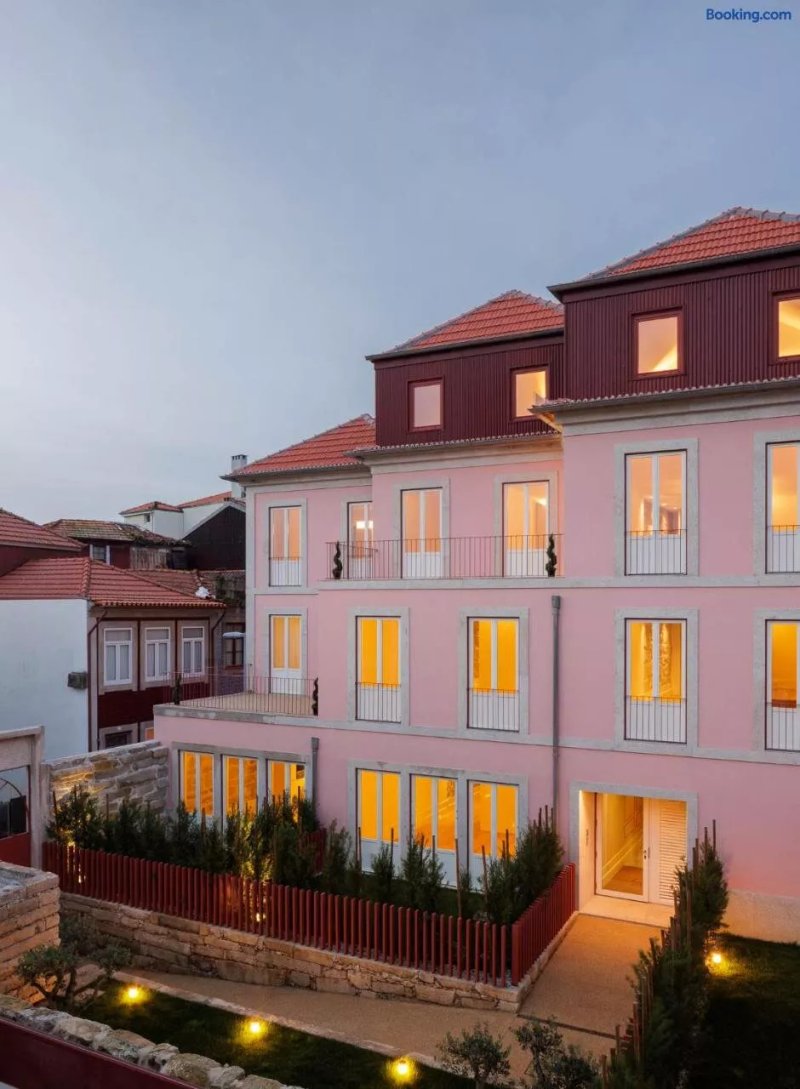 The Downtown Charming Apartments