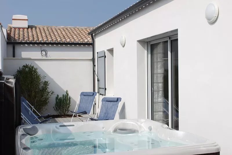 Noirmoutier house of 2015, sleeps 7/8, comfortable, SPA usable all year round