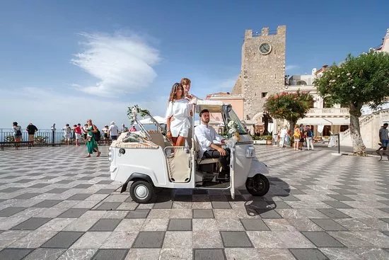 Taormina Ape Tour by Ape Calesse