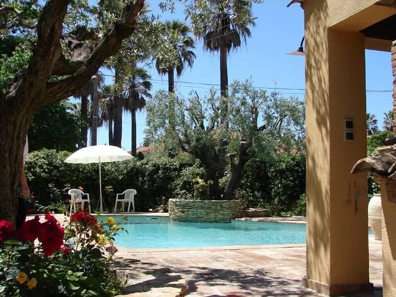 HYERES Charming house with private pool in the city center and 4km from the sea