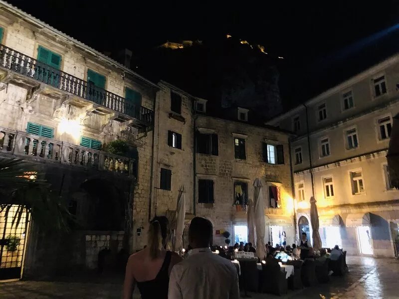 ''Corner'' -Modern, cosy, attic apartment with square view in Kotor Old Town
