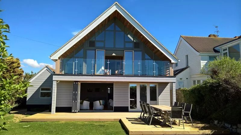 Beach Front Holiday Home. Last Min Easter Hols cancellation! 100+ 5* Reviews....