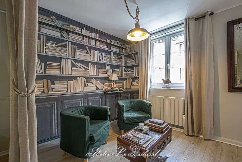 Romantic studio w/ comfy bed & large btm 1mn-walk to Vieux Bassin - Studio Le