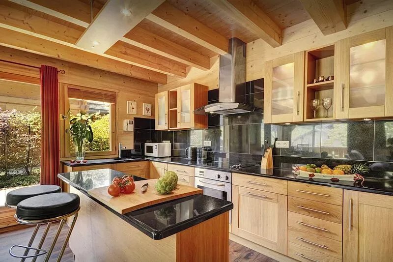Chalet des Enfants - ski-in ski-out base for 10, spa & views - OVO Network