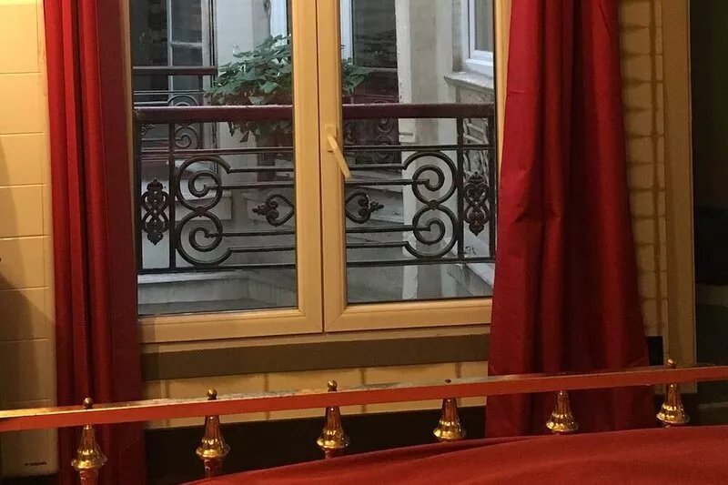 2-room apartment in the heart of the 17th district, 2 minutes from rue de Levis.