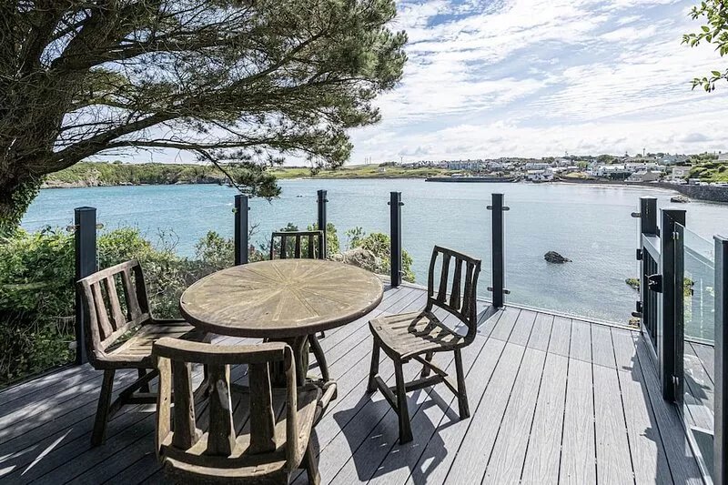 The Moorings -  an apartment that sleeps 9 guests  in 3 bedrooms