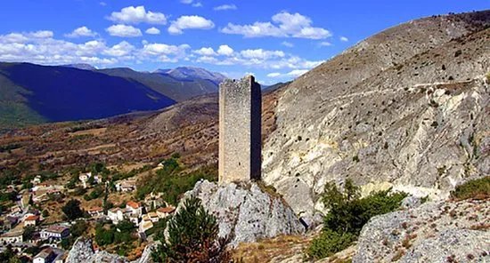 Torre Medievale Di Roccapreturo